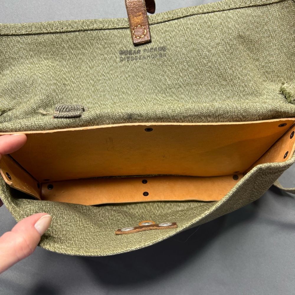 Vintage Swiss Army Canvas Pepper Salt Pack Military Green Bag Leather Detail - Picture 6 of 13